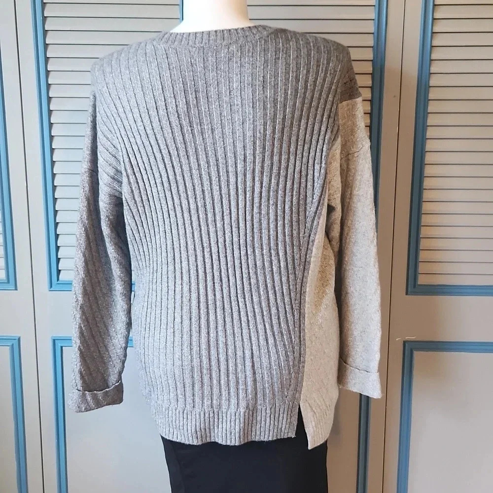 Simply Vera Wang Women’s Gray Asymmetrical Sweater - Picture 9 of 13